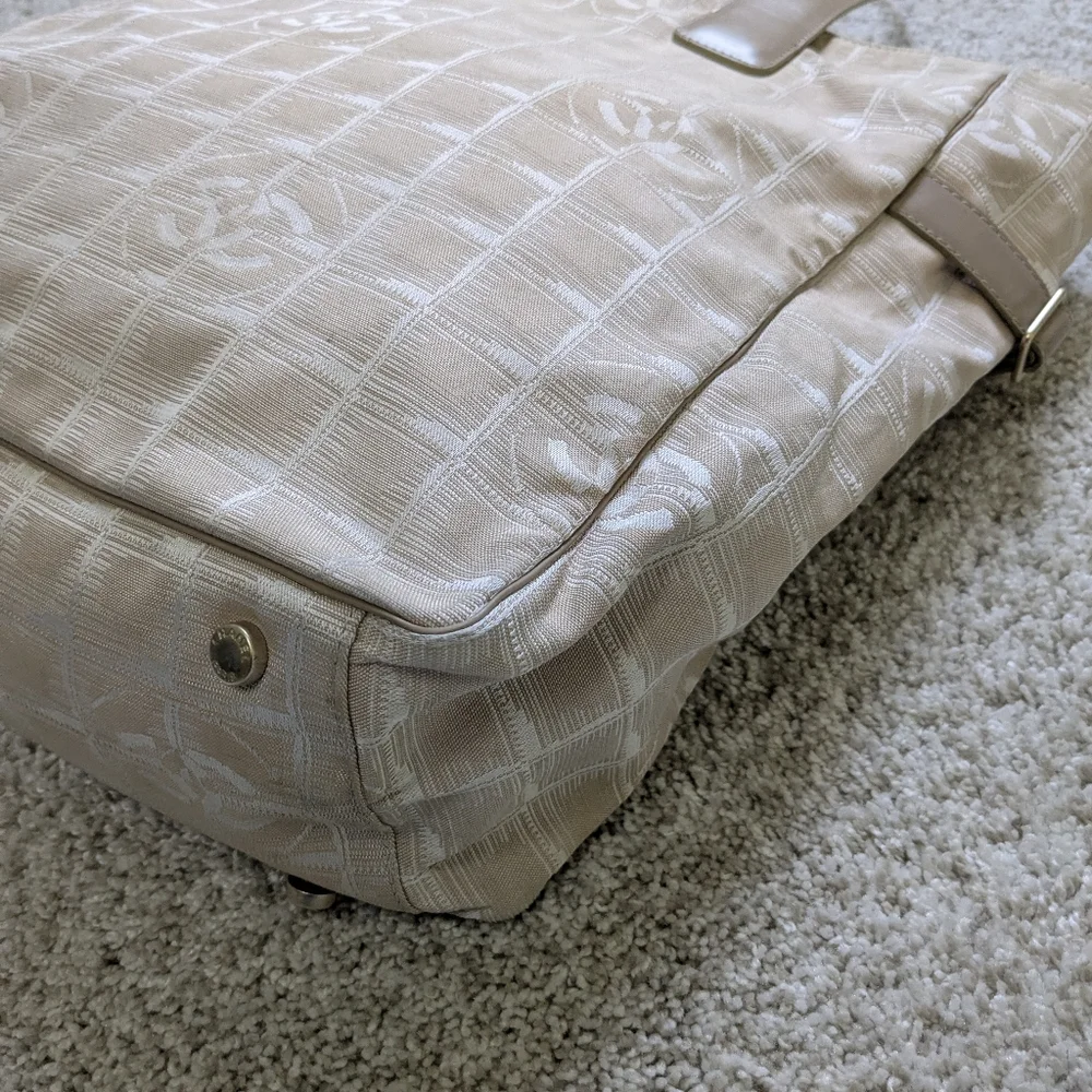 Chanel Travel Ligne Tote Medium Authenticated